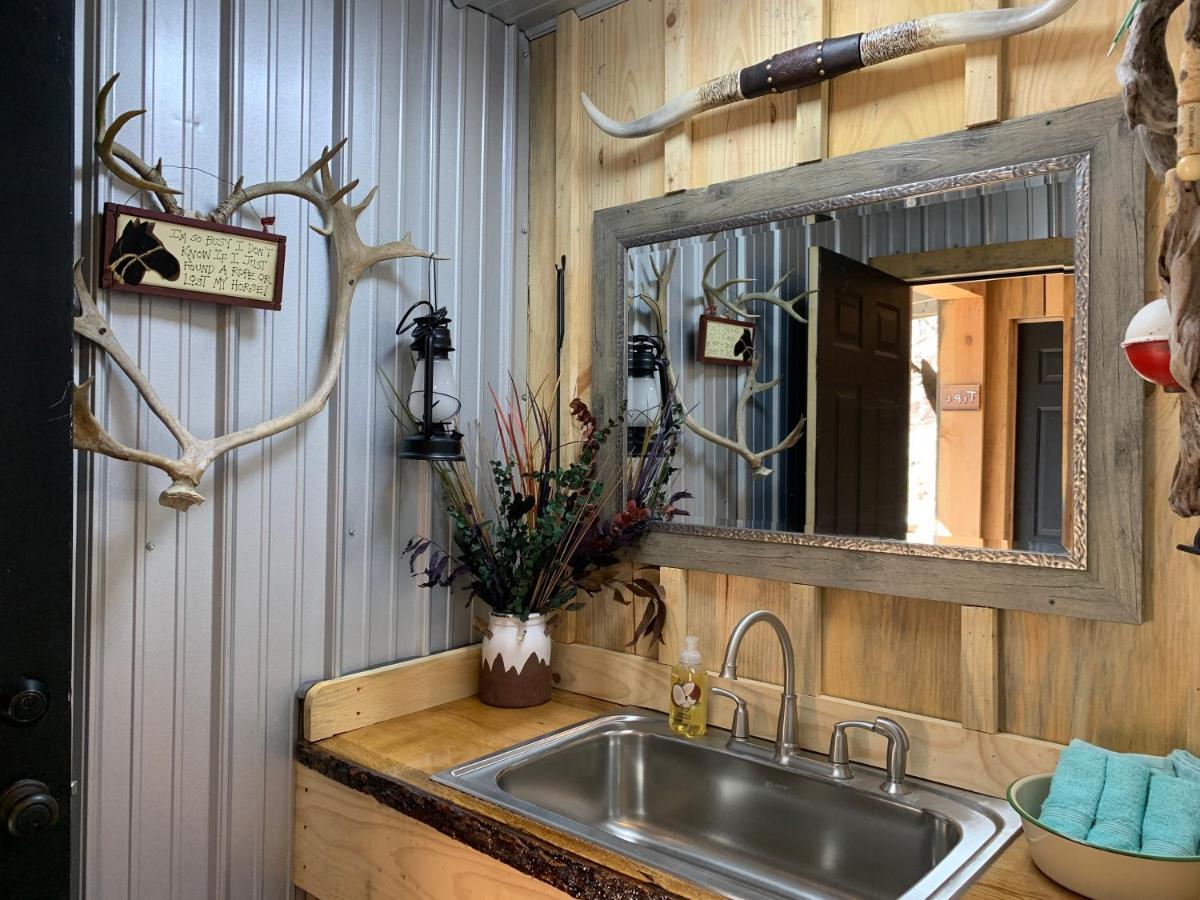 مبيت وإفطار هوت سبرنغز Fox Pass Cabins المظهر الخارجي الصورة