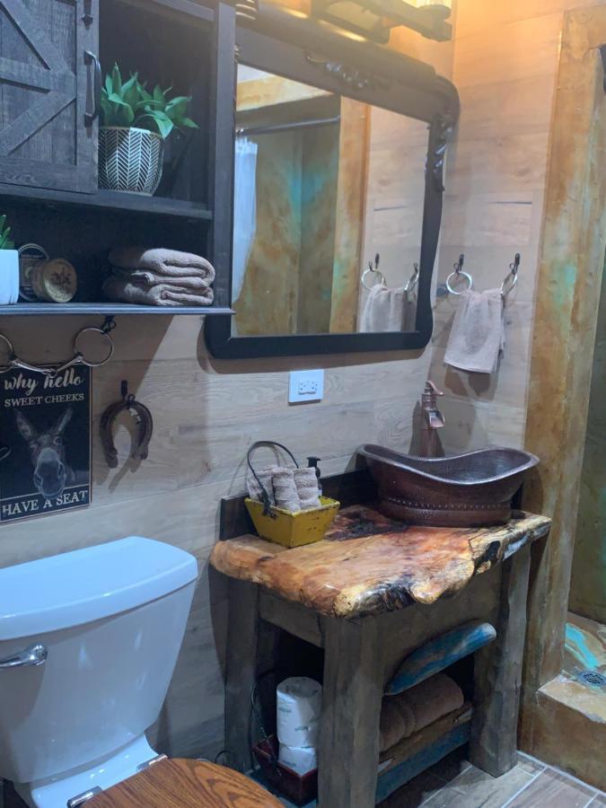 مبيت وإفطار هوت سبرنغز Fox Pass Cabins المظهر الخارجي الصورة