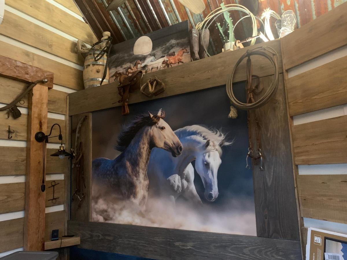 مبيت وإفطار هوت سبرنغز Fox Pass Cabins المظهر الخارجي الصورة