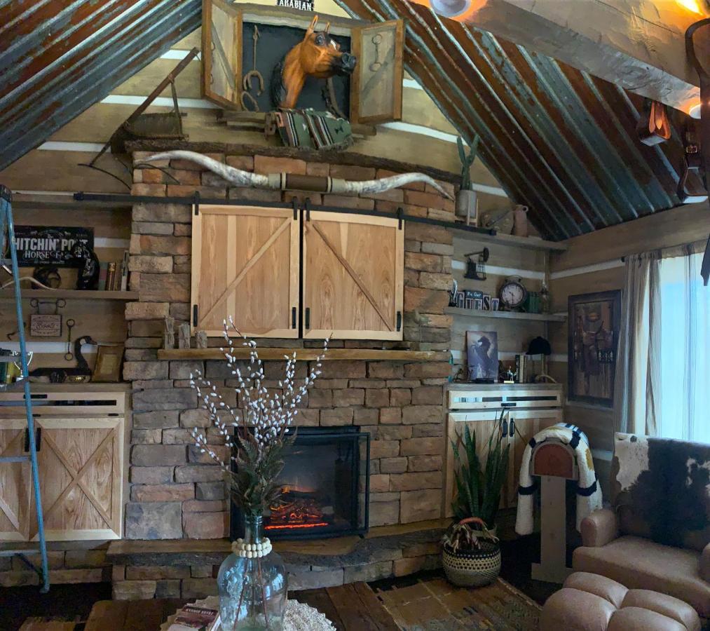 مبيت وإفطار هوت سبرنغز Fox Pass Cabins المظهر الخارجي الصورة