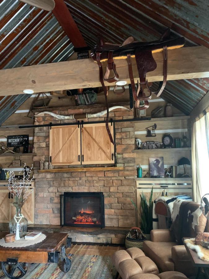 مبيت وإفطار هوت سبرنغز Fox Pass Cabins المظهر الخارجي الصورة