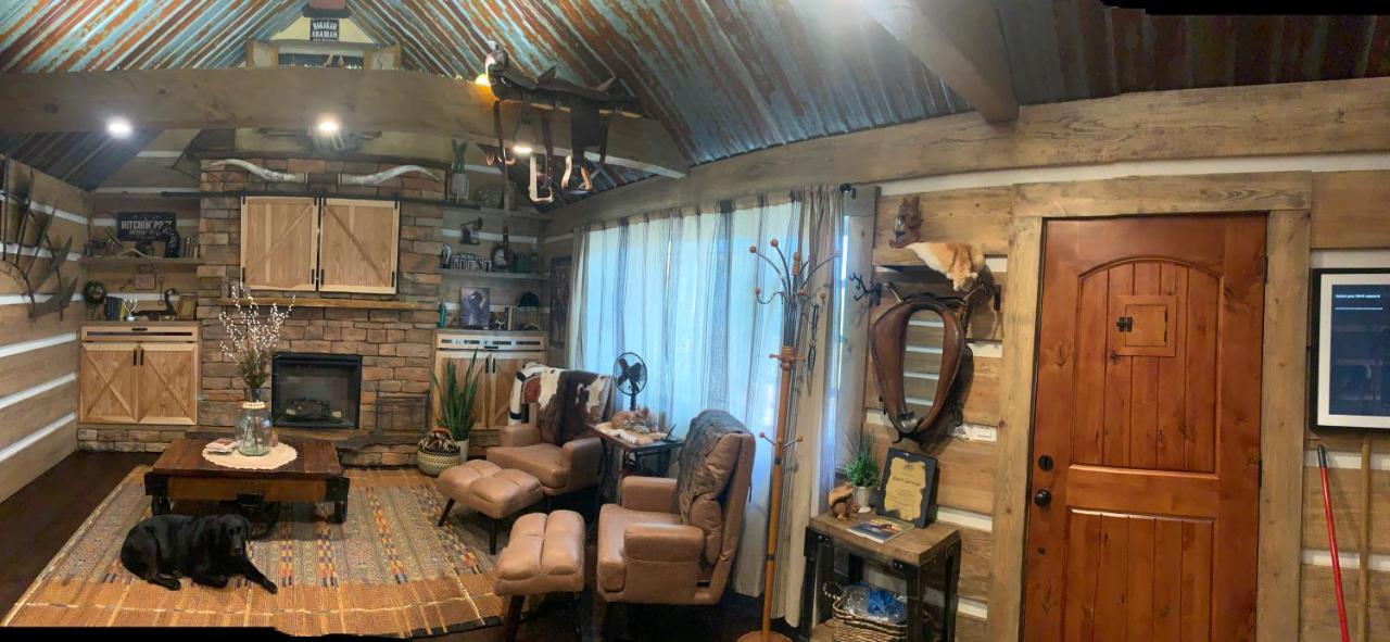 مبيت وإفطار هوت سبرنغز Fox Pass Cabins المظهر الخارجي الصورة