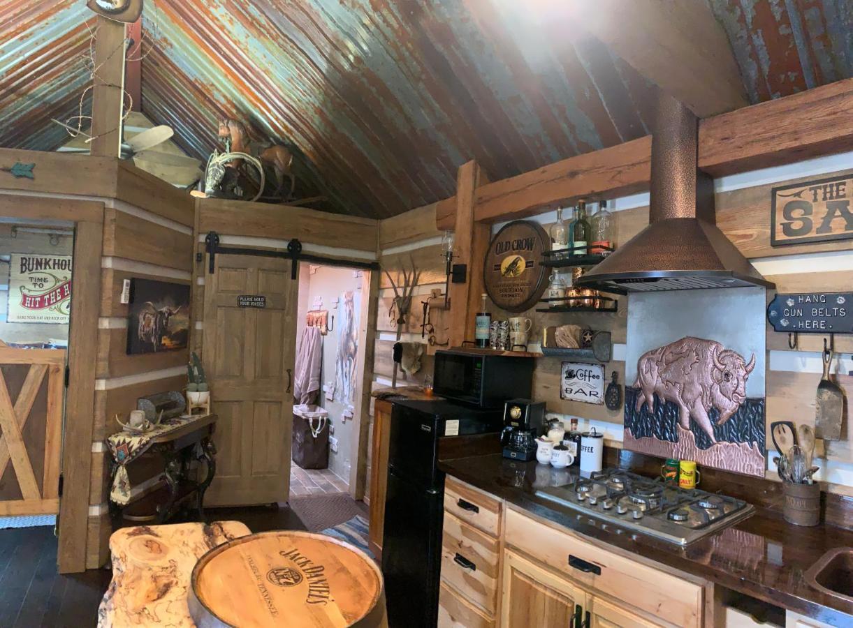 مبيت وإفطار هوت سبرنغز Fox Pass Cabins المظهر الخارجي الصورة