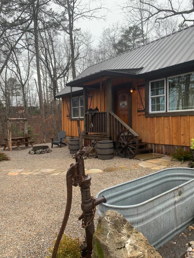 مبيت وإفطار هوت سبرنغز Fox Pass Cabins المظهر الخارجي الصورة