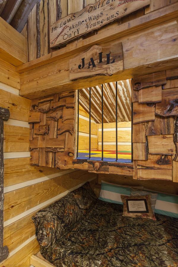 مبيت وإفطار هوت سبرنغز Fox Pass Cabins المظهر الخارجي الصورة