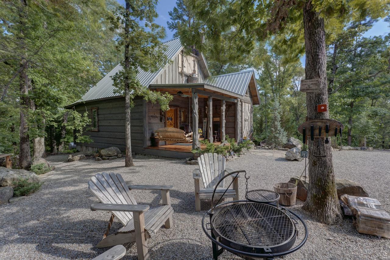 مبيت وإفطار هوت سبرنغز Fox Pass Cabins المظهر الخارجي الصورة
